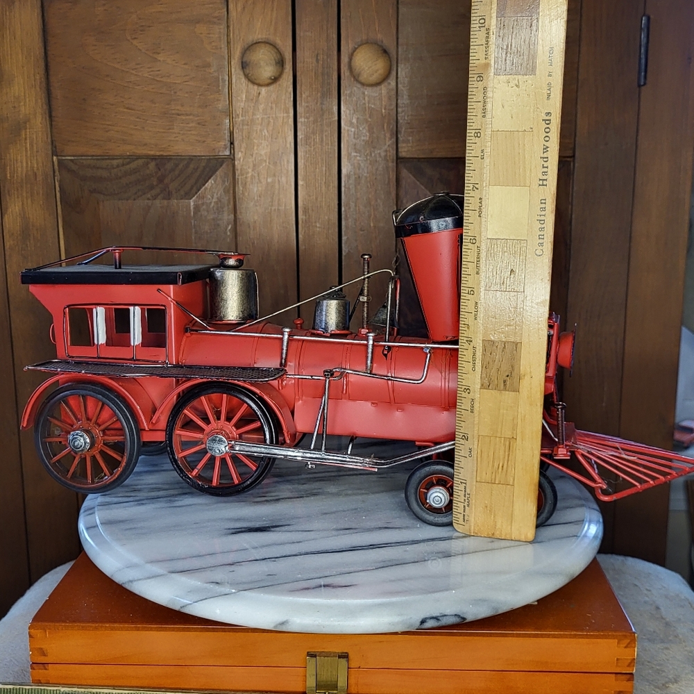 Red Model Train Decor - Picture 11 of 13
